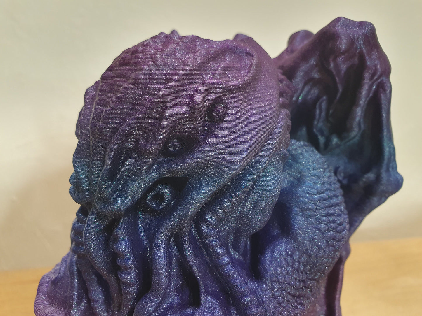 Cthulhu Idol Dice Tower - 3D printed in any colour you like - Can be personalised with text/logo!