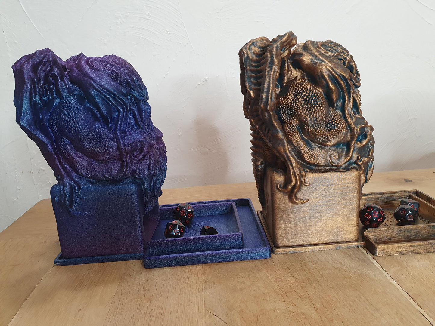 Cthulhu Idol Dice Tower - 3D printed in any colour you like - Can be personalised with text/logo!