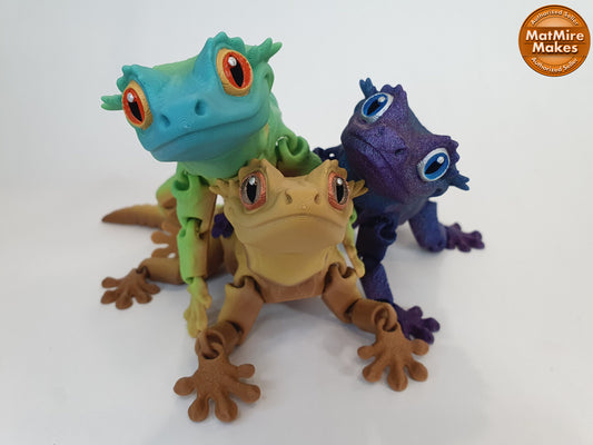 Crested Gecko Articulated Flexi 3D print - Professionally Hand painted, can be printed any colour you like! Frog butt and regular tails